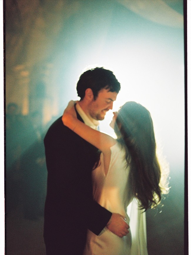 Stella dipersunting Alex Gruzynski dalam sebuah upacara yang megah di Spanyol dan dihadiri keluarga dekat, teman, dan sejumlah wajah Hollywood yang familiar. Foto: Instagram @stellabanderasgriffith