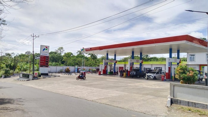 Suasana salah satu SPBU di Bengkulu.