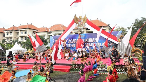 Suguhan tarial kolosal dalam syukuran HUT Korps Brimob ke80 di Mako Brimob Polda Bali, Jumat (14/11/2025). (Dok. Polda Bali)