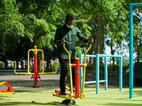 Taman Alun-alun Kapuas Pontianak. Taman Alun-alun Kapuas Pontianak.