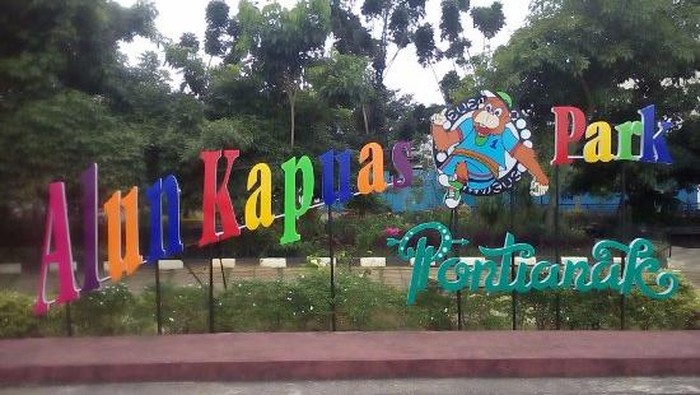 Taman Alun-alun Kapuas Pontianak.