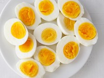 Bukan Direbus! Telur Kukus Teksturnya Lebih Enak dengan Trik Ini