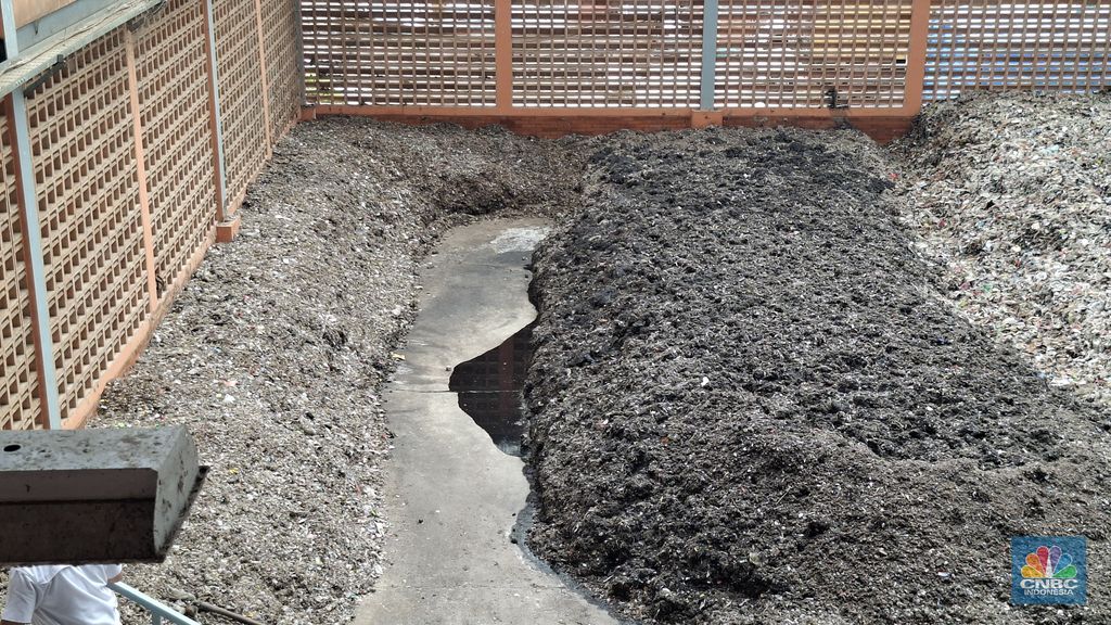 Tempat Pengolahan Sampah Terpadu (TPST) Sentiong, Cimahi. (CNBC Indonesia/Chandra Dwi)