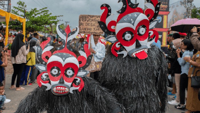 Tradisi Babukung dari Kalimantan Tengah. Foto: laman Kementerian Pariwisata/MMC Kalimantan Tengah