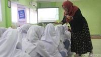 HCC bersama sekolah dan komunitas remaja meluncurkan program CEK TEMAN SEBELAH, kampanye prososial yang mendorong pelajar SMA melaporkan serta menularkan kebaikan.