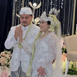 Boiyen Dipinang dengan Maskawin Emas 15 Gram-Uang Rp 110.002.025