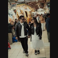 Dalam bincang-bincang di podcast YouTube Wendy Cagur pada Juli 2025, Boiyen sempat menceritakan awal mula kisah cintanya dengan Rully. Rupanya keduanya sudah saling kenal cukup lama. Sempat putus komunikasi, namun kemudian mereka kembali dekat setelah Rully kembali menghubungi Boiyen melalui DM Instagram pada tahun 2023. Foto: Instagram @boiyenpesek