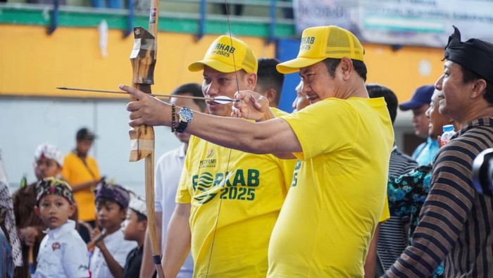 Bupati Lamongan Yuhronur Efendi membuka Forkab 2025.