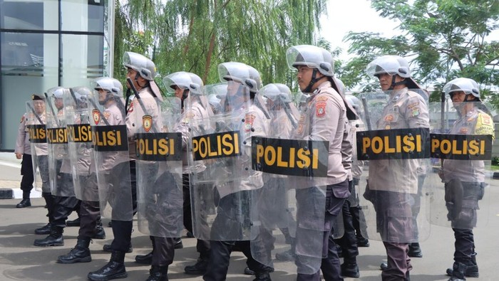 Dalmas Polres Metro Tangerang Kota dilatih lebih humanis dan persuasif.