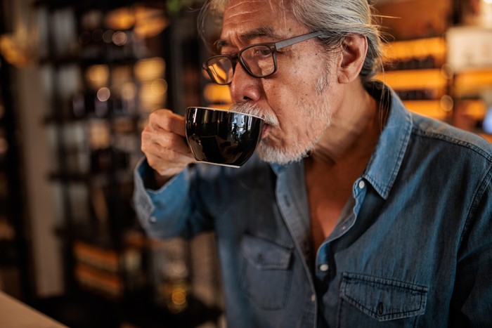 Efek minum kopi dari 10 Menit Pertama hingga 12 Jam Kemudian