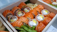 Sushi di Filadelfia hadir dalam berbagai paket. Setiap paketnya dibedakan melalui kombinasi varian sushi di dalamnya. Foto: Diah Afrilian/detikcom