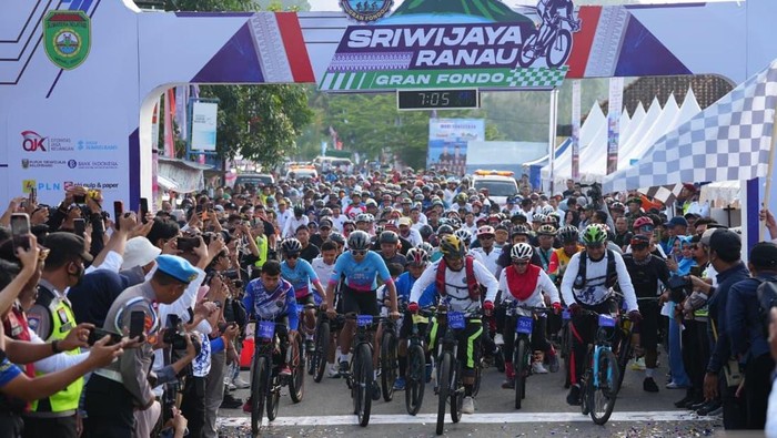 Gubernur Sumsel Herman Deru mengikuti Sriwijaya Ranau Gran Fondo (SRGF) 2025 di OKU Selatan
