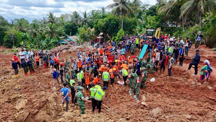 Hari Ketiga Evakuasi Longsor Cilacap