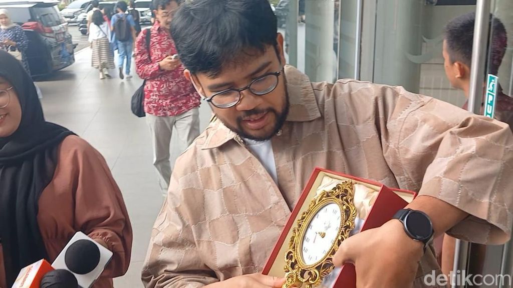 Hifdzi Khoir Bongkar Isi Suvenir Nikah Boiyen
