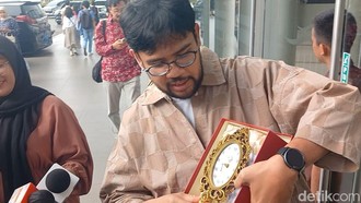 Hifdzi Khoir Bongkar Isi Suvenir Nikah Boiyen