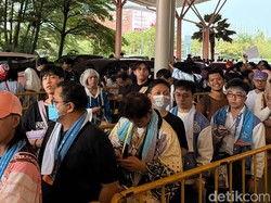 Fans Antusias Nungguin hololive Indonesia 5th Anniversary LIVE!