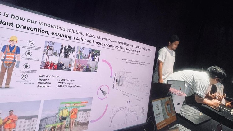 Ericsson Hackathon 2025 resmi melahirkan tiga inovasi teknologi berbasis kecerdasan buatan (AI) dan jaringan 5G yang dinilai paling siap menghadapi tantangan industri Indonesia. Kompetisi yang digelar bersama Qualcomm, Kemenperin, dan Komdigi ini menampilkan solusi nyata untuk sektor manufaktur, kesehatan, dan budidaya ikan.
Future of Tech, Maikroskop, dan Tanikan terpilih karena memiliki dampak langsung, skalabilitas tinggi, serta potensi besar mendukung transformasi digital menuju Visi Indonesia Digital 2045. Berikut rangkuman tiga inovasi terbaik yang berhasil mencuri perhatian para juri Ericsson Hackathon 2025.