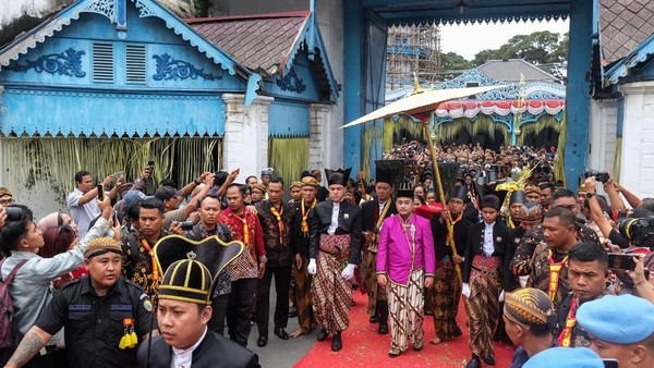 Gusti Purbaya Resmi Dinobatkan sebagai Pakubowono XIV