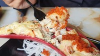 Salah satu yang unik ada menu Mikazuki yang dirancang sendiri oleh chefnya. Perpaduan nori, nasi, kani, dengan mayonaise homemade cocok untuk disantap sebagai pembuka. Foto: Diah Afrilian/detikcom