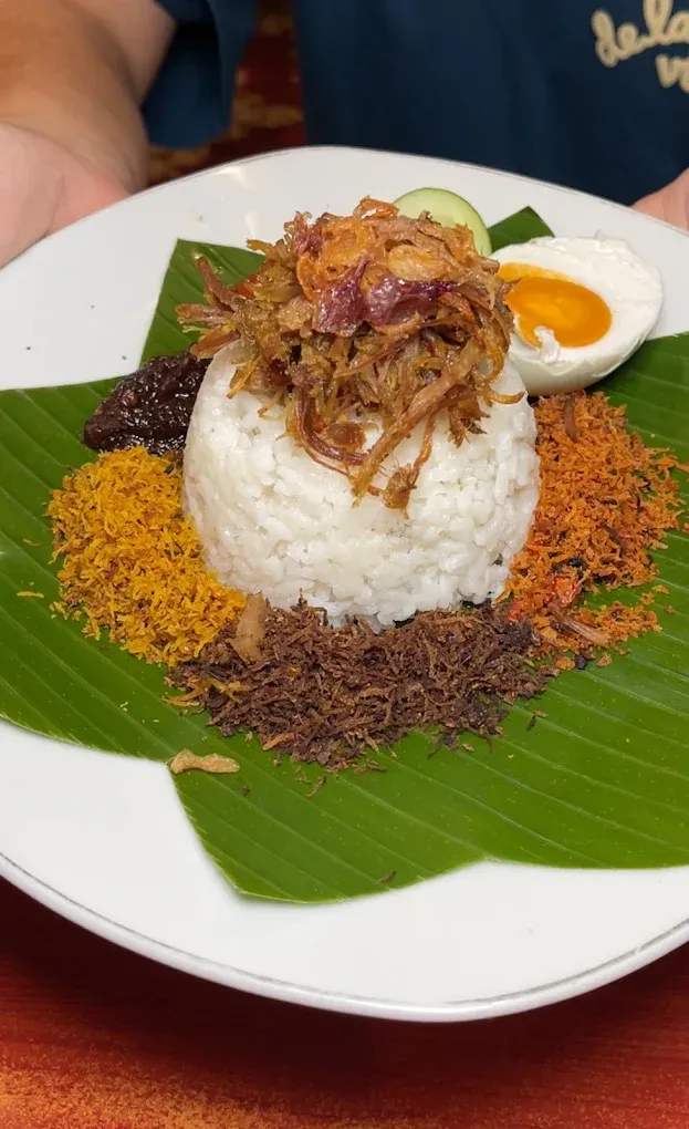 Kuliner enak di kawasan BKT Jakarta Timur Kuliner enak di kawasan BKT Jakarta Timur