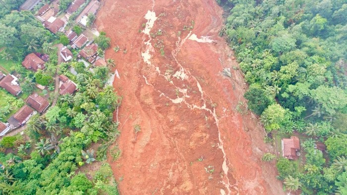 Longsor Cibeunying Cilacap