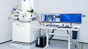 Perangkat Oppo diproduksi melalui proses manufaktur presisi pada setiap detailnya dan menjalani serangkaian pengujian ketat, termasuk berbagai penilaian terhadap material baru dan lebih dari 180 pengujian perangkat, mulai dari pra-R&D hingga akhir siklus produk. Foto: Oppo