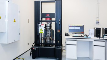 Materials Lab Binhai Bay Oppo di Shenzhen adalah tempat lahirnya banyak material tercanggih Oppo. Lebih dari 380 paten yang telah dikabulkan berasal dari sini, mendukung inovasi penting di berbagai smartphone OPPO Foto: Oppo