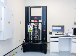 Mengintip Pengujian Hardware HP Oppo yang Canggih dan Ketat