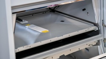 Ini adalah alat untuk menguji ketahanan material HP Oppo. Foto: Oppo