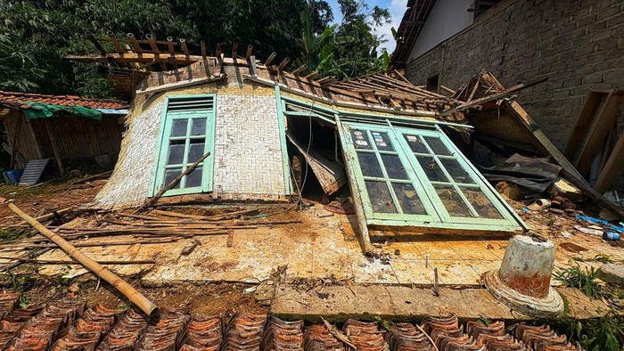Penampakan rumah difabel yang runtuh di Cikembar Sukabumi