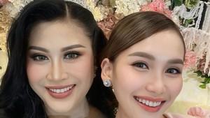 Pedangdut itu memberikan doa buat Boiyen. Semoga bahagia selalu, sakinah, mawadah, warahmah, tulis Ayu dalam unggahan Instagram-nya. (Foto: Instagram @ayutingting92)