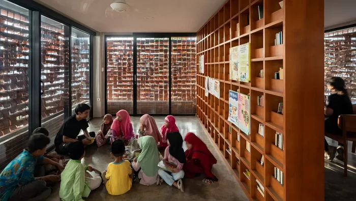 Perpustakaan mikro di Kampung Mrican Tahap 1