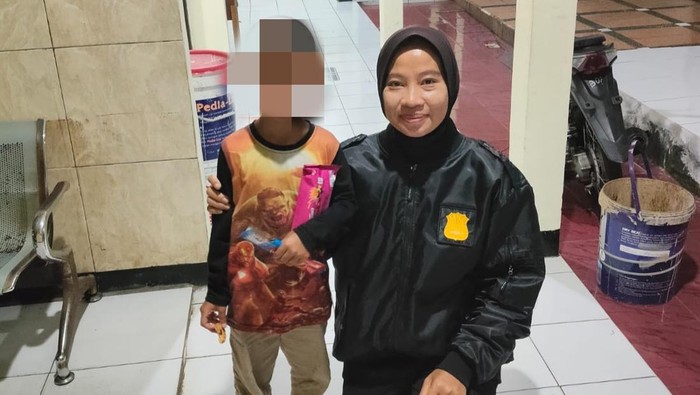 Polsek Parung menemukan anak santri yang kabur dari Pondok Pesantren lantaran rindu orang tua.