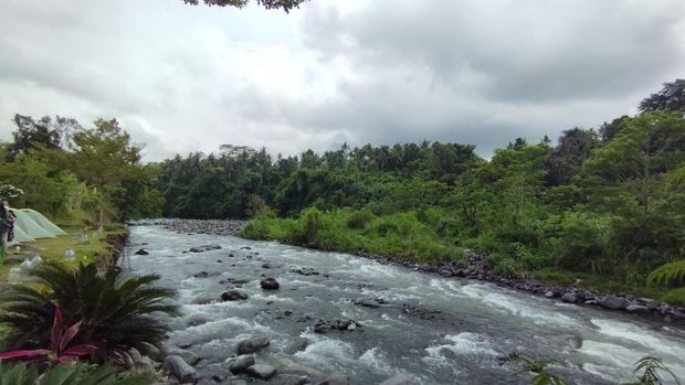 Tukad Unda Tukad Unda, Klungkung, Bali, Sabtu (8/11/2025). Sungai tersebut berhulu di Gunung Agung, Karangasem, Bali.