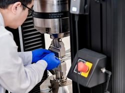 Mengintip Pengujian Hardware HP Oppo yang Canggih dan Ketat