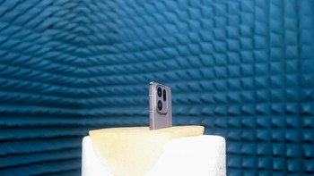 Sistem komunikasi HP Oppo diuji secara intensif. Foto: Oppo