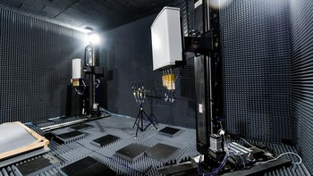 Teknologi seperti AI LinkBoost, 360° Surround Antenna Design, dan chip komunikasi internal OPPO diuji dan disempurnakan di sini. Foto: Oppo