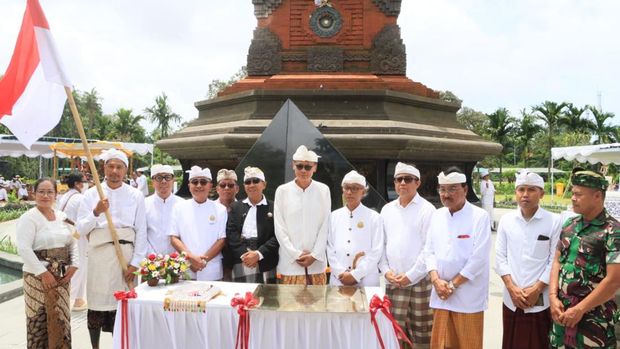 Wali Kota Denpasar, I Gusti Ngurah Jaya Negara, saat meresmikan Monumen Perjuangan Puputan Badung, Jumat (15/11/2025). (Foto: Dok. Pemkot Denpasar) Wali Kota Denpasar, I Gusti Ngurah Jaya Negara, saat meresmikan Monumen Perjuangan Puputan Badung, Jumat (15/11/2025). (Foto: Dok. Pemkot Denpasar)