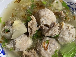 Modal Belajar dari YouTube, Penjual Bakso di Semarang Ini Sukses Laris
