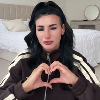 Begitu tahu ada uang masuk, ia meminta halaman itu ditutup dan menegaskan tidak mengambil satu sen pun. Miller meminta maaf kepada siapa pun yang tersakiti oleh kebohongan tersebut. “Saya sangat, sangat meminta maaf. Saya memaafkan diri saya sendiri karena saat itu saya sedang sakit secara mental,” ujarnya. Foto: dok. Instagram @brittanyhmillerrr