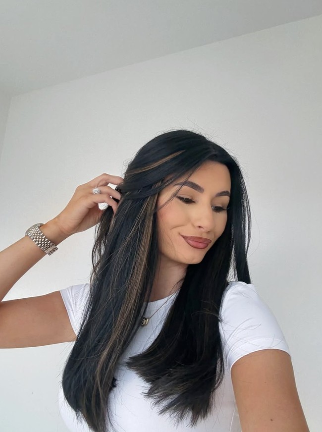 Selama ini, Miller dikenal lewat kontennya tentang makanan rumahan khas Inggris seperti fish and chips hingga Sunday roast. Namun di balik persona cerianya, ia mengakui pernah berada dalam kondisi mental yang sangat buruk ketika membuat klaim palsu tersebut. Foto: dok. Instagram @brittanyhmillerrr