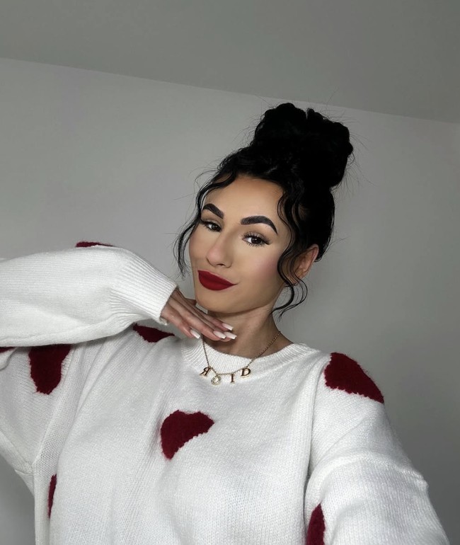 Wanita Inggris 29 tahun itu mengatakan kebohongan itu bermula dari satu kalimat putus asa kepada orang terdekatnya. “Saya mengatakan bahwa saya mengidap sebuah penyakit, yaitu kanker,” katanya. Foto: dok. Instagram @brittanyhmillerrr