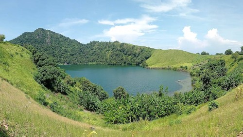 Danau Samparong di Sikka, NTT. (Dok. Tangkapan Layar Google Riviewer Oswald cb mof 2022)