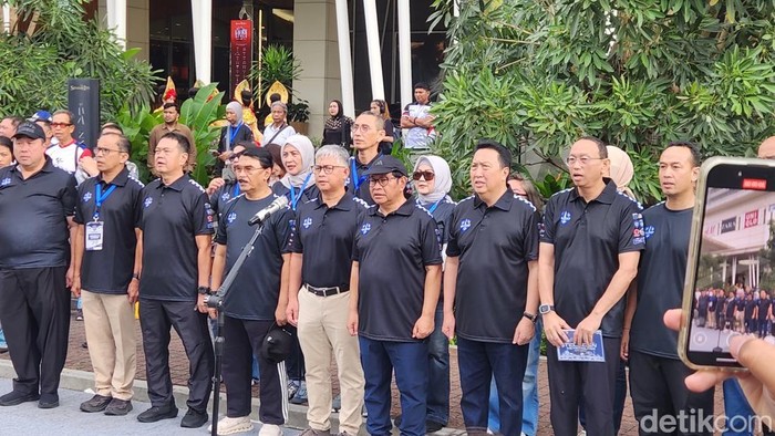 Gubernur DKI Jakarta Pramono Anung (tengah, mengenakan topi) saat membuka acara Teladan Metropolitan City Rally 2025. (Adrial/detikcom)