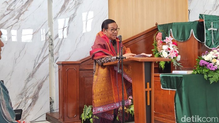 Gubernur DKI Jakarta Pramono Anung saat meresmikan renovasi gereja HKI Tanjung Priok, Jakarta Utara. (Adrial/detikcom)