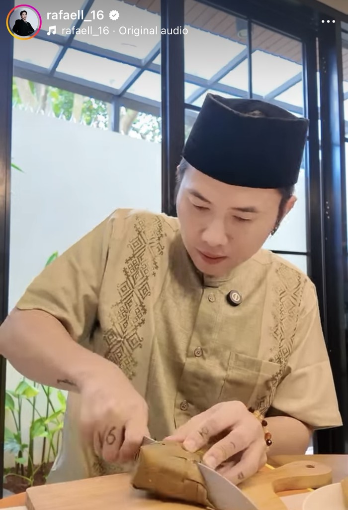 Keseruan Rafael Tan, Jualan Seblak Viral hingga Kulineran di Jogja