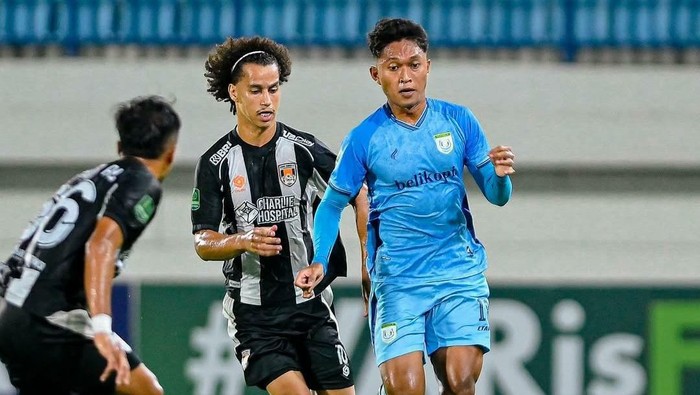 Laga Persela Lamongan vs Kendal Tornado