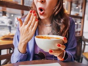 Ternyata Ini 5 Alasan Orang Suka Makan Pedas, Bisa Bikin Happy!