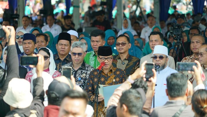 Mendes PDT Yandri Susanto dalam acara Festival Bangun Desa di Bengkulu