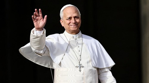 Paus Leo XIV memimpin Misa Yubileum Kaum Miskin di Basilika Santo Petrus, Vatikan, Minggu (16/11/2025), dalam sebuah perayaan yang penuh kehangatan dan kepedulian bagi umat yang kurang mampu. Ribuan umat berkumpul di dalam dan sekitar basilika untuk menyaksikan momen bersejarah ini. REUTERS/Yara Nardi